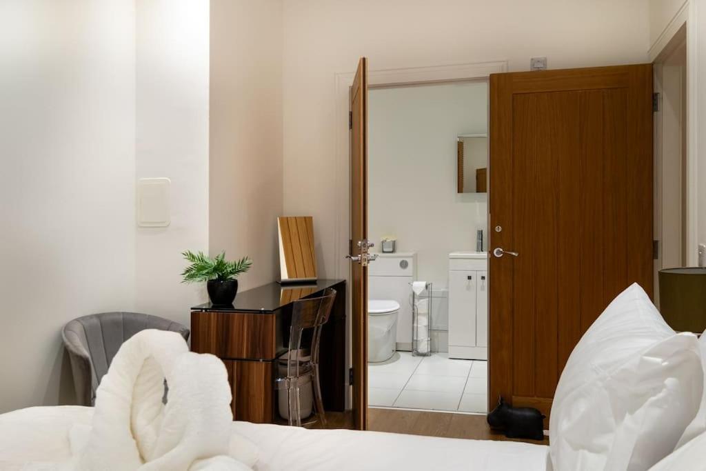 2 Bed 2 Bath Spacious Apartment In Central แอเบอร์ดีน ภายนอก รูปภาพ