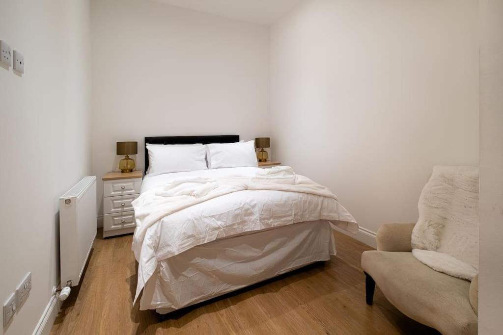 2 Bed 2 Bath Spacious Apartment In Central แอเบอร์ดีน ภายนอก รูปภาพ
