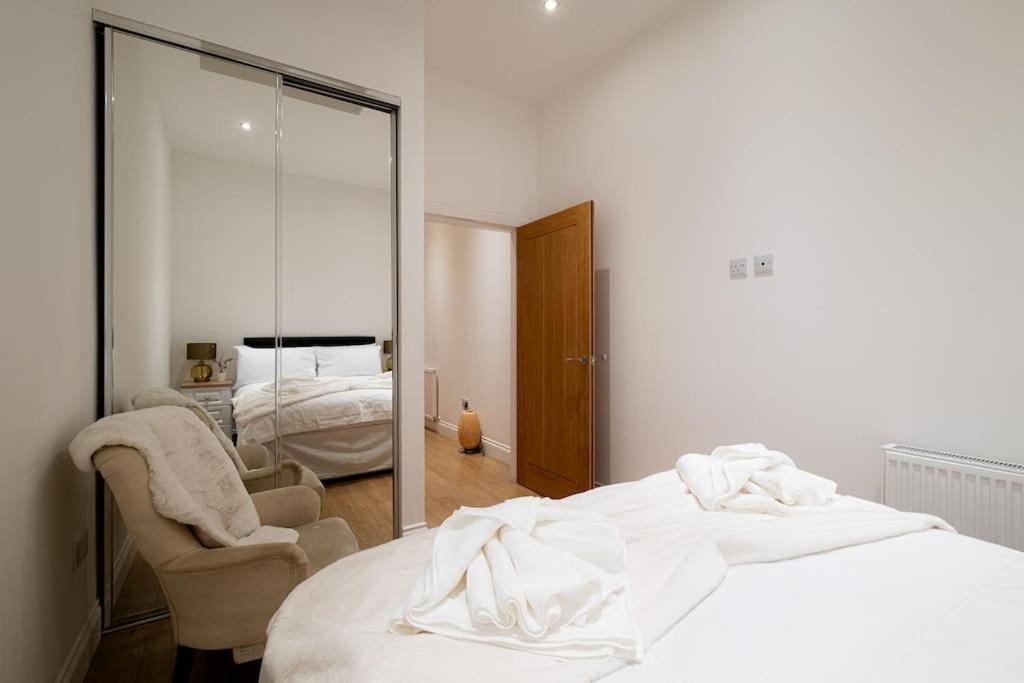 2 Bed 2 Bath Spacious Apartment In Central แอเบอร์ดีน ภายนอก รูปภาพ